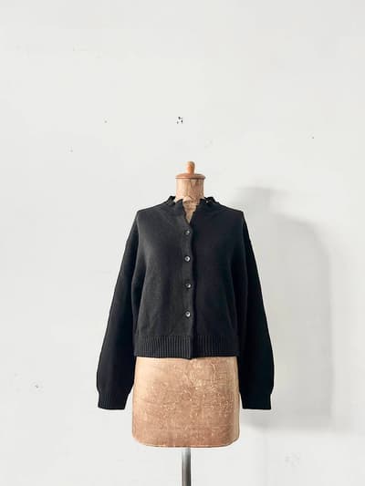 WHYTO　ウール　カシミヤ　キーネックニットカーディガン　黒　 画像1