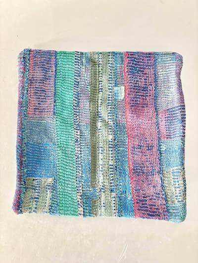 【美品】インド　ヴィンテージ　クッションカバー　カンタ刺繍 画像1