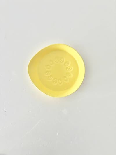 【美品】mina perhonen　Kids　chouchoプレート小　黄色 画像1