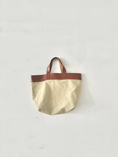 【美品】madu Fabrica　トートバッグ　レザー切り替え 画像1