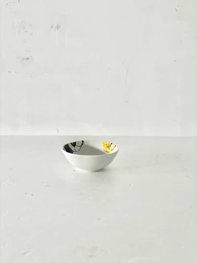 【美品】九谷青窯　高原真由美 　色絵呼び花　4寸鉢　 1 画像1