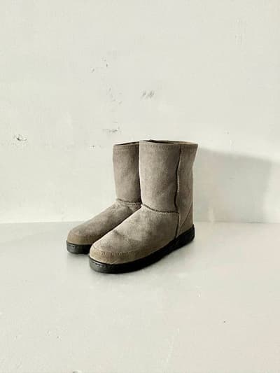 MINNETONKA　ムートンブーツ　グレー　サイズ８　 画像1