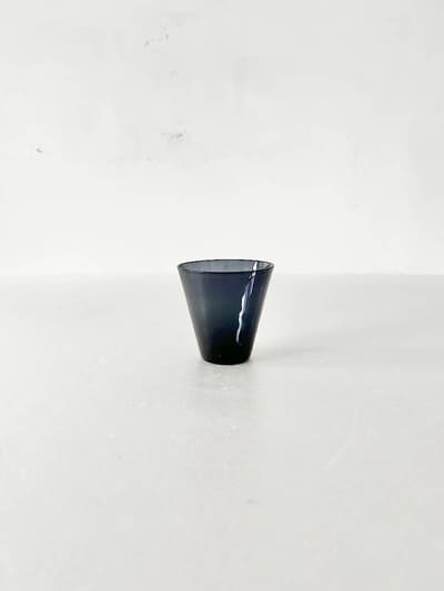 【北欧ヴィンテージ】Nuutajarvi 　Kaj Franck　グラス　ネイビー 画像1