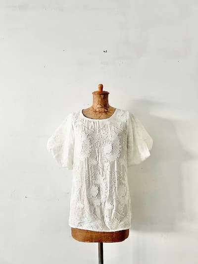 merci, bani　パフスリーブ刺繍トップス　プルオーバー 画像1