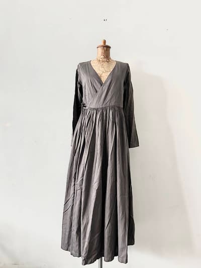 【美品】kitta　五倍子　オーガニックコットン　ギャザーカシュクールワンピース 草木染 画像1