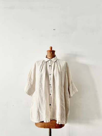 【美品】Honnete　半袖ギャザーブラウス　アイボリー 画像1