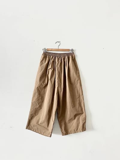 【美品】　OLDMAN’S TAILOR　ガーメントダイゴムパンツ　DARKBEIGE 画像1