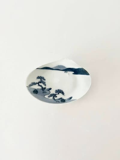 【骨董】古伊万里　山水図　変形皿　③ 画像1