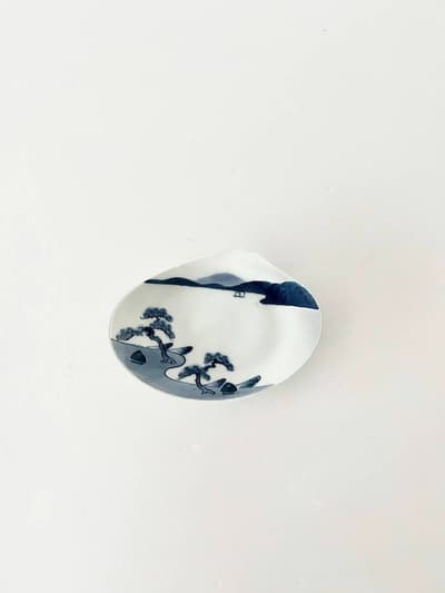 【骨董】古伊万里　山水図　変形皿　④ 画像1