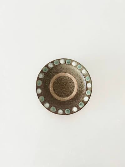 【美品】　やちむん　強戸窯　5.5寸皿　ドット　マカイ 画像1