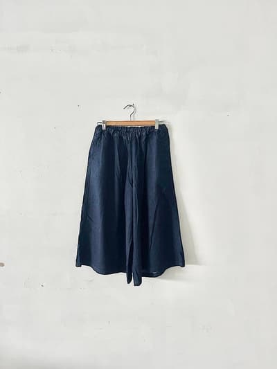 【未使用】DEEP BLUE　ライトオンスデニム　ロングキュロットパンツ　サイズF　 画像1