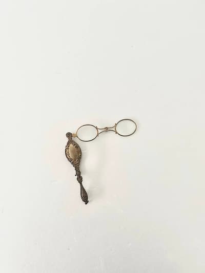 【イギリス　アンティーク】　オペラグラス　折りたたみ式眼鏡　シルバー素材 画像1