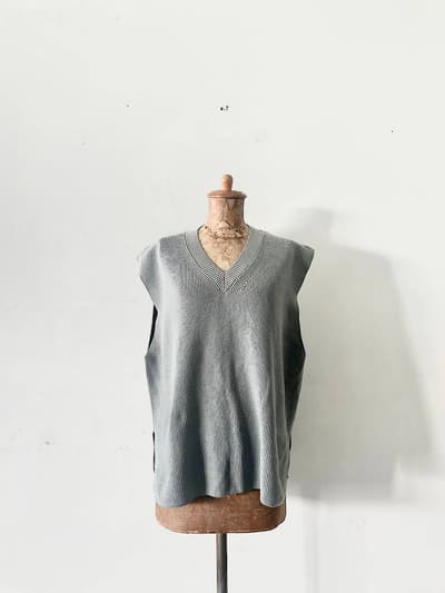 MUJI　畦編みショート丈Ｖネックベスト　ブルーグレー 画像1