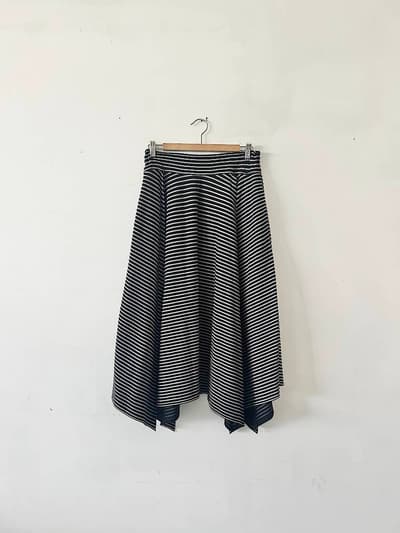 【美品】ISSEY MIYAKE　ボーダー　変形スカート　サイズ2 画像1