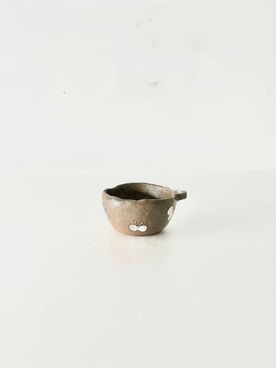 【美品】中村佳菜子　カップ　1 画像1