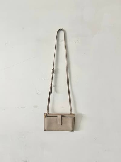 VIOLAd'ORO　リザード型押しレザー 横型スマートフォンポシェット 画像1