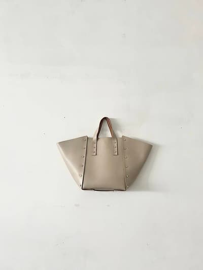 【美品】Hender Scheme　assemble hand bag wide M　ベージュ 画像1