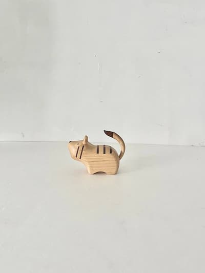【美品】CAFE'202 hand made goods　干支の置物　寅　 画像1
