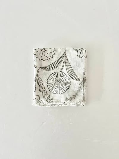鹿児島 睦　 ウッドブロックプリント　ハンカチ　 画像1