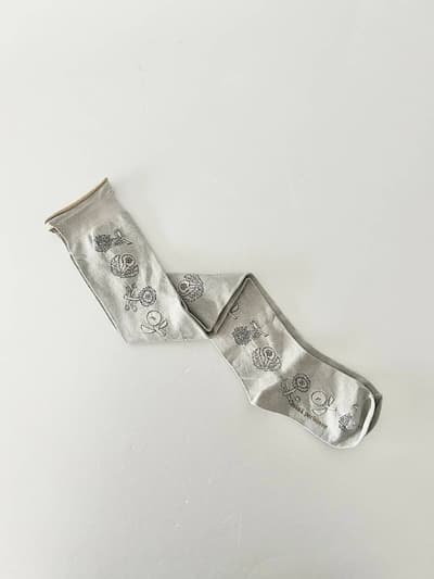 【美品】mina perhonen　quartet　ニーハイソックス　グレー　花柄 画像1