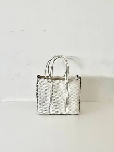 【美品】メキシコ　メルカドバッグ　白　サイド　底　柄　 画像1
