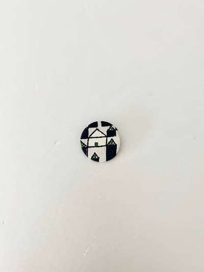 【美品】mina perhonen　ブローチ　hutte 画像1