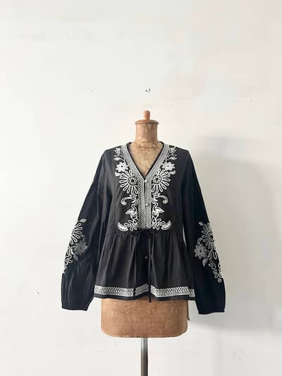 【未使用】SLOBE IENA　フラワー刺繍ペプラムブラウス　サイズF 画像1