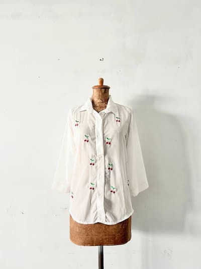 さくらんぼ刺繍ガーゼブラウス　シースルー 画像1