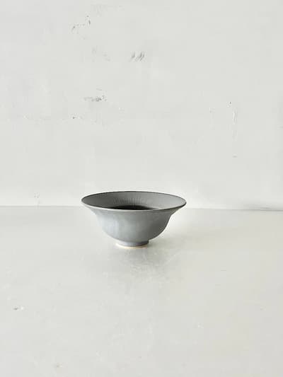 【美品】音喜多美歩　紬器 tumugi　リムボウル　ホワイトグレー　2 画像1