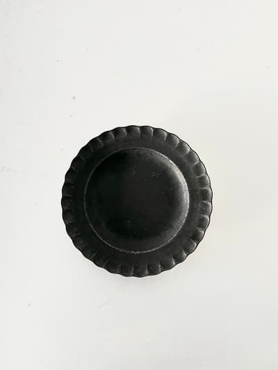 【美品】村上直子　菊花皿　ブラック 画像1