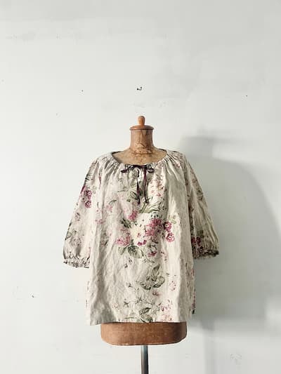 【美品】CABBAGES & ROSES　シャーリングリネンプルオーバー 画像1