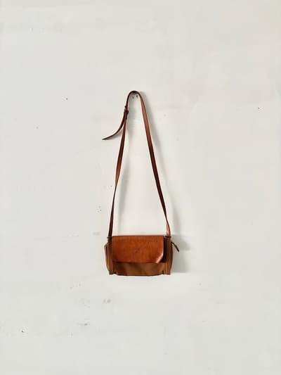 IL BISONTE　レザー　キャンパス　ショルダーバッグ　 画像1