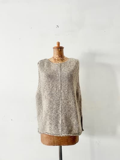 【美品】kagure　ペルーニットベスト　グレー  画像1