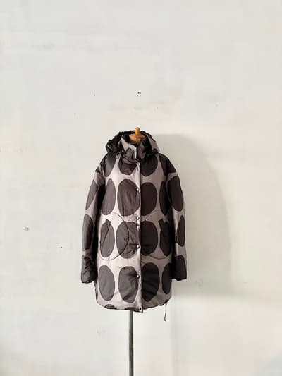 【北欧】marimekko　Kaikuvi Kivet　ダウンコート　サイズM   画像1