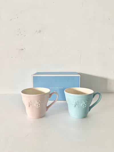 【美品】Wedgwood　フェスティビティ　マグ　ペア　 画像1