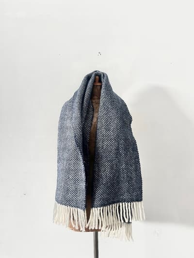 【美品】TWEEDMILL　ヘリンボーン　ブランケット　フリンジ　ネイビー 画像1