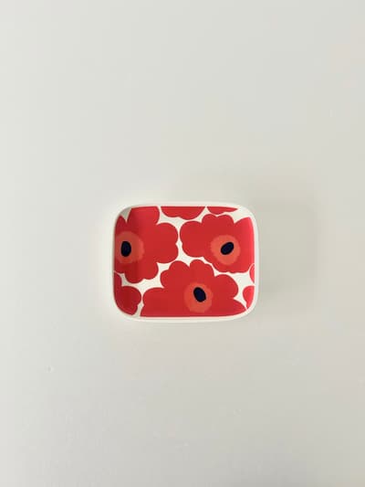 【北欧】marimekko　UNIKKO　白赤　スクエアプレート 画像1