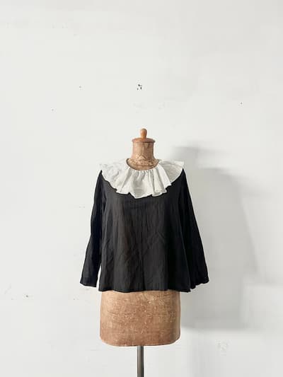 mano akiko　コットンシルク　フリルブラウス　白黒　　 画像1