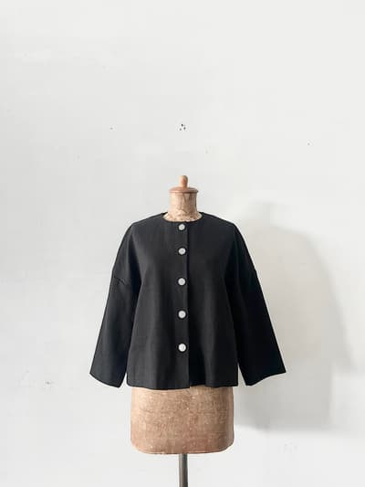 【美品】pot and tea　綿麻 ドロップショルダージャケット 黒 定価3万 画像1