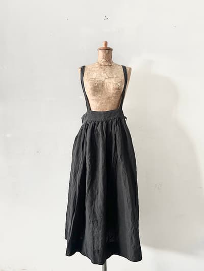 MAGALI　ベルギーリネンサスペンダースカート　黒 画像1