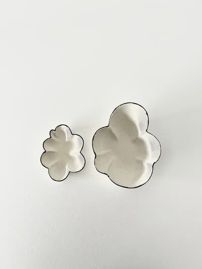 【美品】石岡信之　白花皿　大　小　2枚セット 画像1
