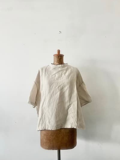 【美品】atelier an one　ショートスリーブタックブラウス 画像1