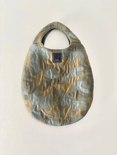 mina perhonen　sleeping flower　エッグバッグ 　khaki 画像1