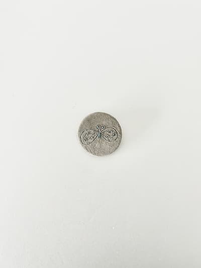 【美品】mina perhonen　choucho　ベロア　ブローチ 画像1