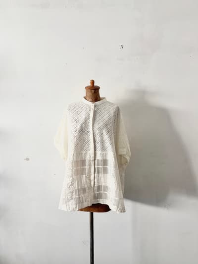 【美品】WHYTO　レースコンビネーションブラウス　オフベージュ　サイズ38 画像1