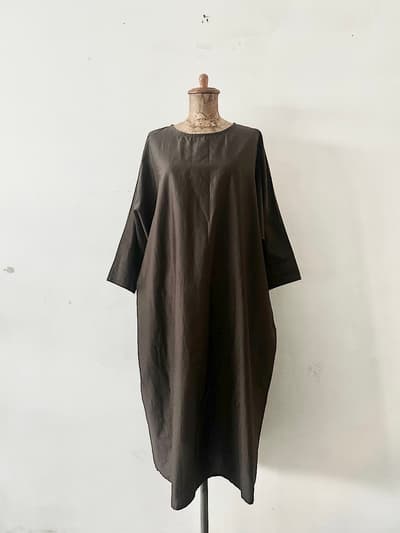 【美品】miiThaaii　コットンシルクワンピース　ダークブラウン　 画像1
