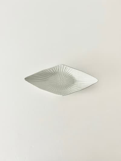 【美品】平岡仁　菱形皿　白磁　① 画像1