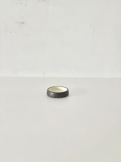 【美品】奥田章　十草リバーシブル皿 超ミニ　信楽　文五郎窯　黒　 画像1