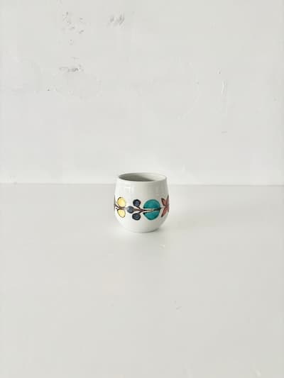 【美品】徳永遊心　色絵花繋ぎ　コロンカップ　 画像1