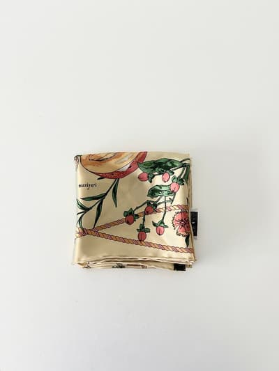 【美品】定価1.3万　manipuri　シルクスカーフ　フルーツ　　 画像1